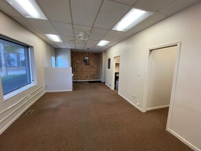 822-824 Hillgrove Ave, Western Springs, IL for lease Interior Photo- Image 2 of 10