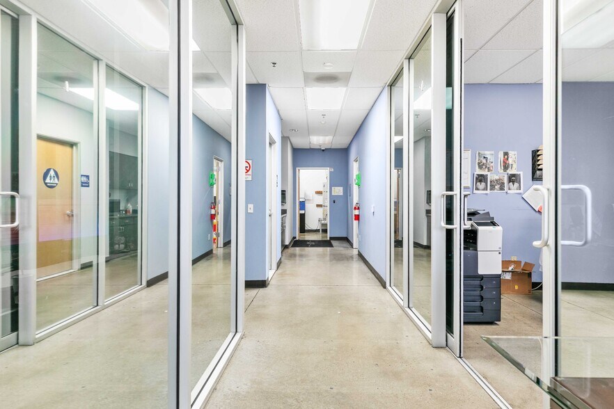 29000 N Hancock Pky, Valencia, CA à louer - Photo du bâtiment - Image 2 de 19