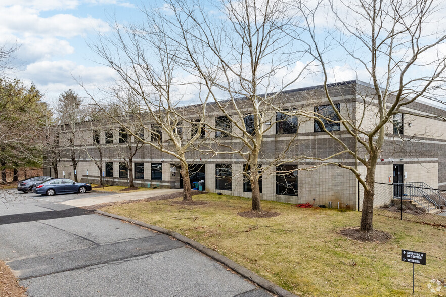 29 Everett St, Holliston, MA à vendre - Photo principale - Image 1 de 1