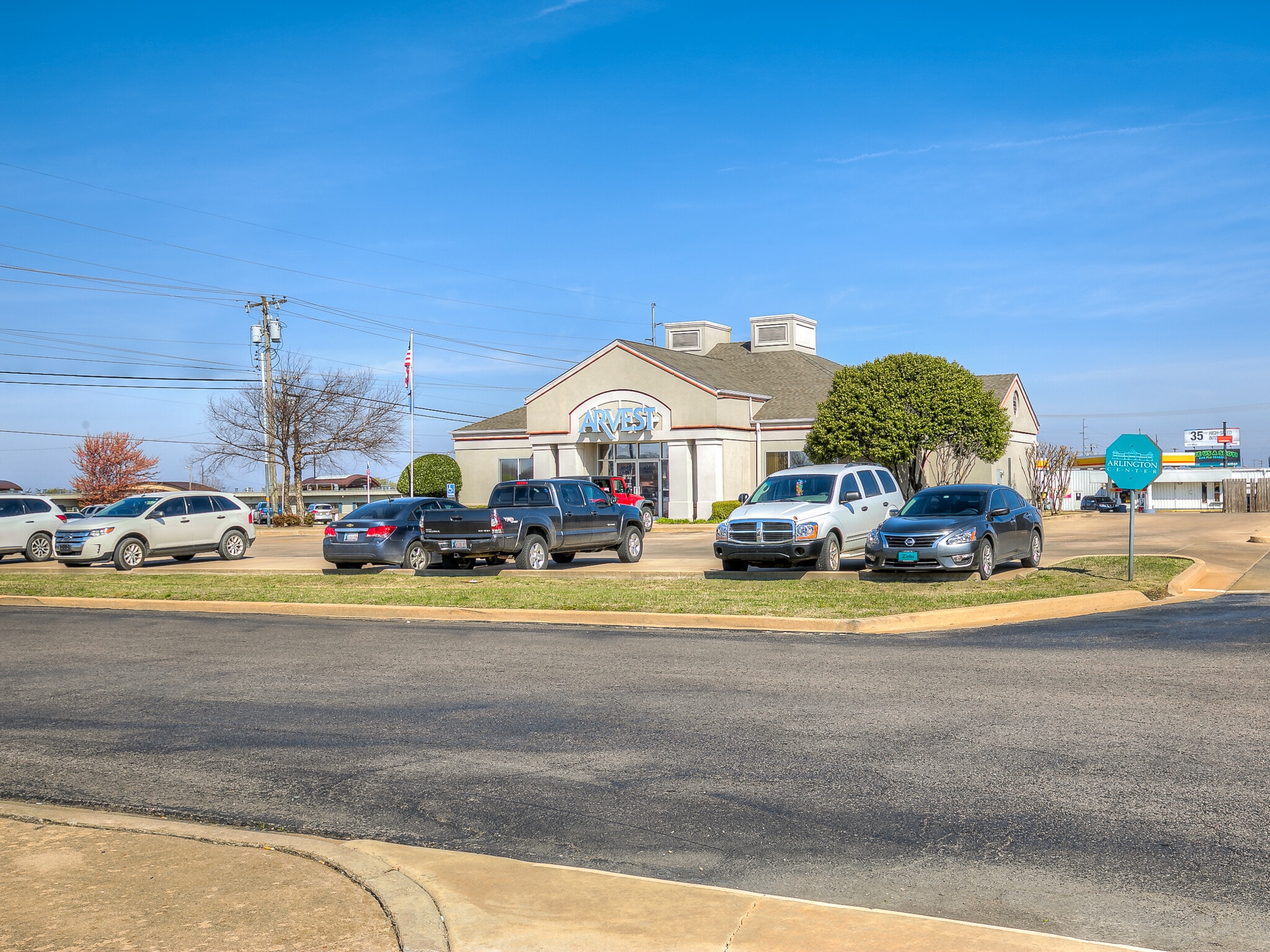 930 N Country Club Rd, Ada, OK for lease Primary Photo- Image 1 of 8