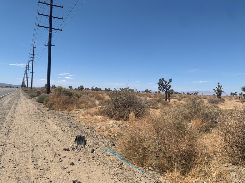 Tierra Subida Ave, Palmdale, CA à vendre - Photo du bâtiment - Image 3 de 7