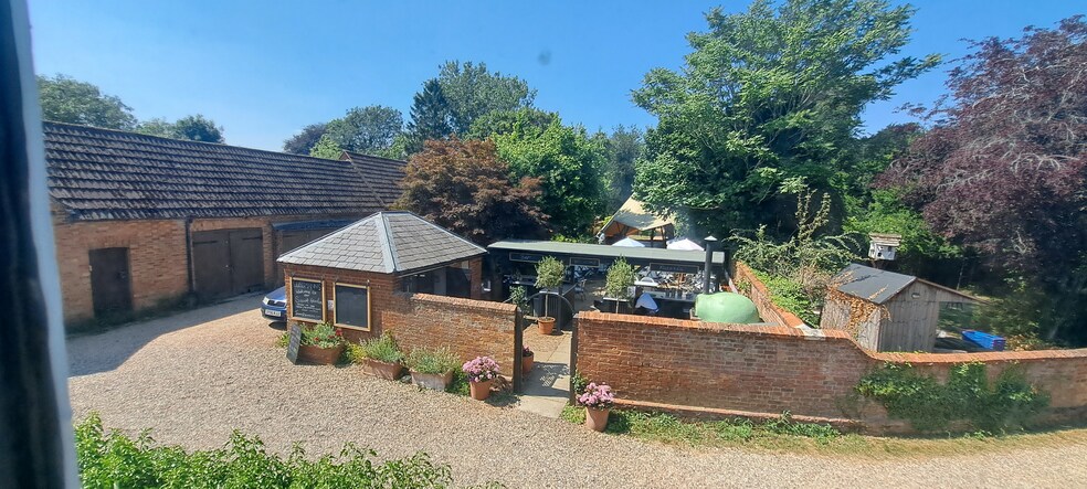 20 Market Pl, Stoke Hammond à louer - Photo du bâtiment - Image 2 de 2