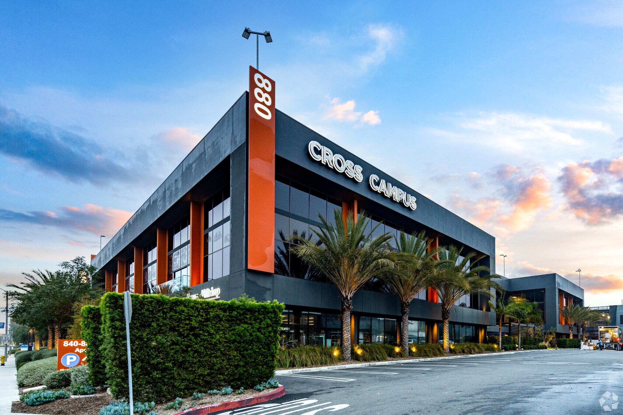 880 Apollo St, El Segundo, CA à louer Photo du bâtiment- Image 1 de 11