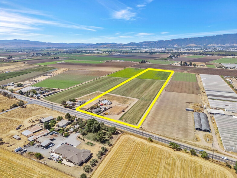 2712 Ferguson Rd, Gilroy, CA à vendre - Photo du bâtiment - Image 3 de 42