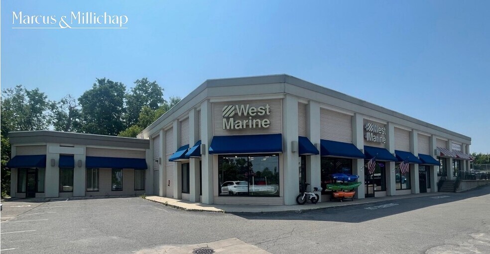 105 W Mitchell St, Petoskey, MI for sale - Primary Photo - Image 1 of 4