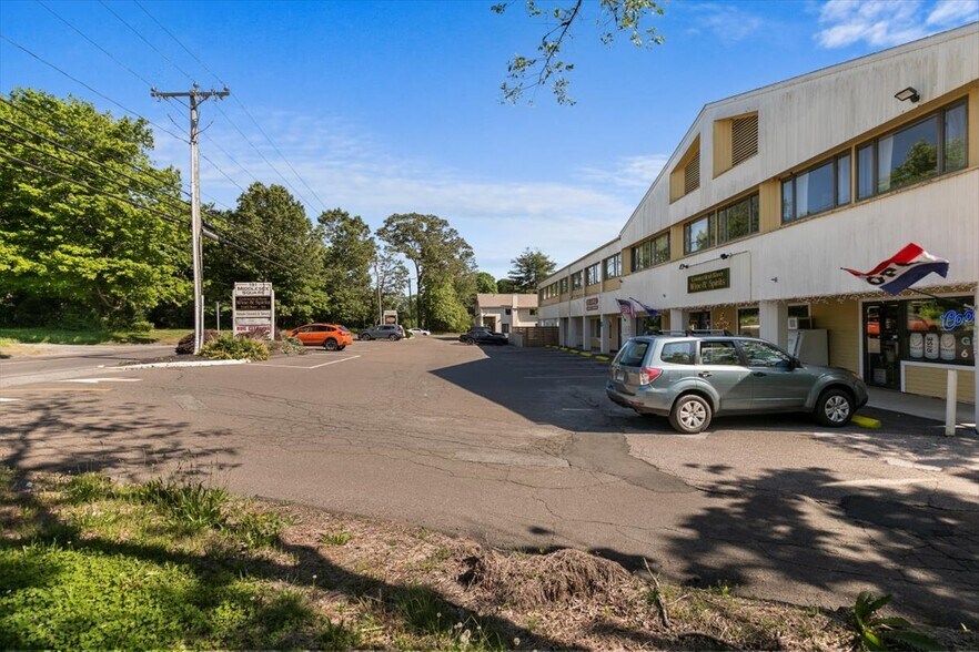 189-191 Middlesex Ave, Chester, CT à vendre - Photo du bâtiment - Image 3 de 4