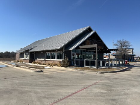 1802 S Main St, Weatherford, TX à louer - Photo du bâtiment - Image 2 de 15