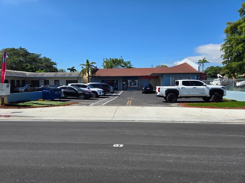 2510 NW 19th St, Fort Lauderdale, FL for sale - Building Photo - Image 2 of 4