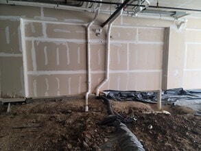 261 N 4th St, Springfield, IL for lease Interior Photo- Image 2 of 5