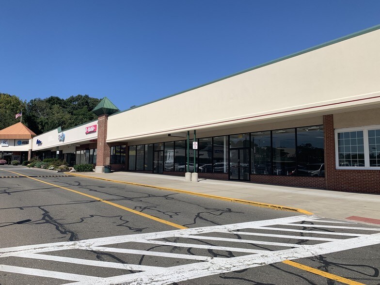 2100 Dixwell Ave, Hamden, CT à louer - Photo du bâtiment - Image 3 de 33