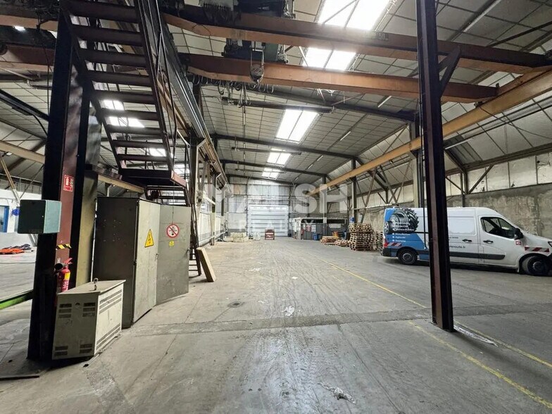 Office in Saint-Étienne for lease - Interior Photo - Image 2 of 2