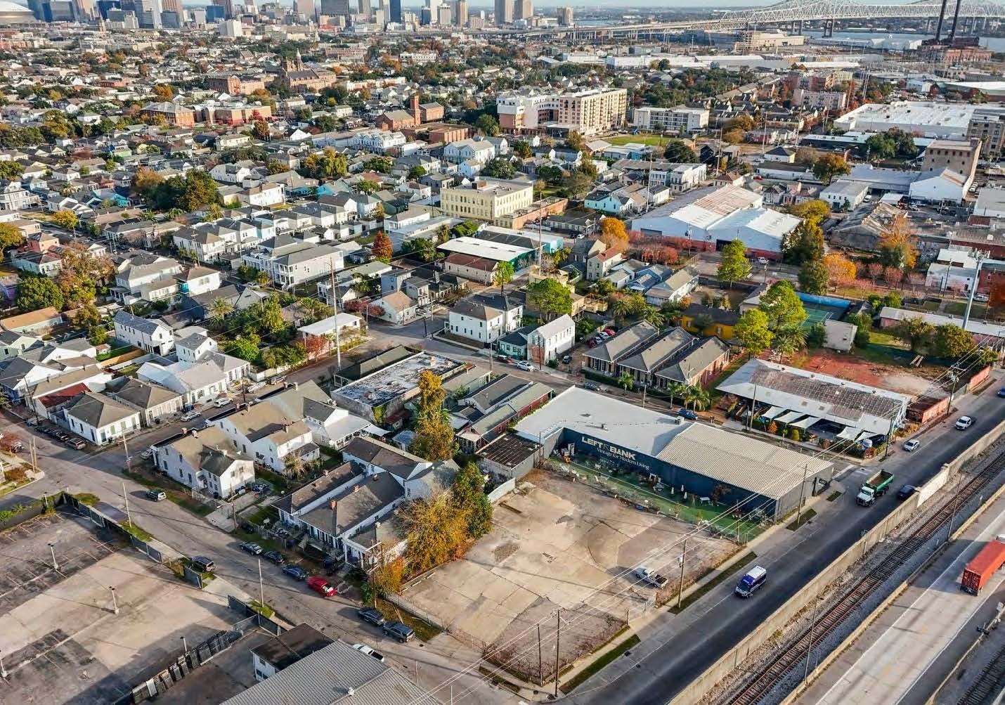 2401 Tchoupitoulas St, New Orleans, LA for lease Primary Photo- Image 1 of 8