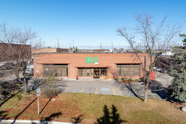 Plus de détails pour 44 Riviera Dr, Markham, ON - Industriel à vendre