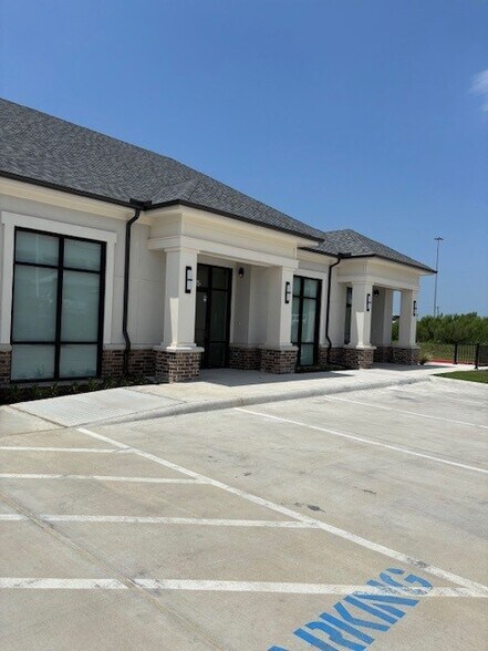 3117 Bailey Dr, Fort Worth, TX à louer - Photo du bâtiment - Image 3 de 22