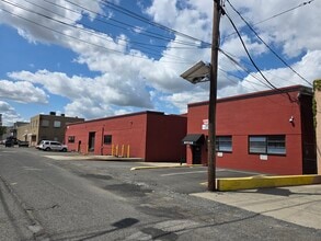 239 Commercial Ave, Palisades Park, NJ à louer Photo intérieure- Image 2 de 9
