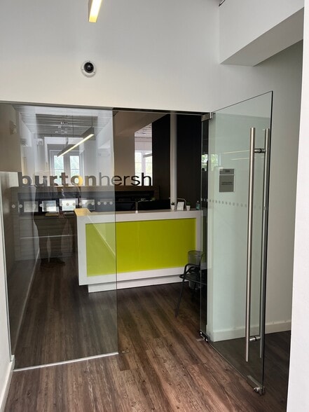 130 Miracle Mile, Coral Gables, FL for lease - Building Photo - Image 3 of 24