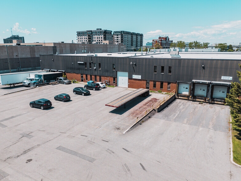109-111 Av Manfred, Pointe-claire, QC for lease - Building Photo - Image 3 of 6
