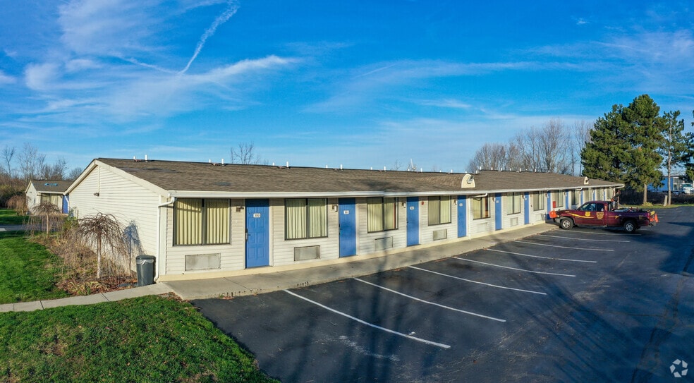 870 US-42 NE, London, OH for sale - Primary Photo - Image 1 of 12
