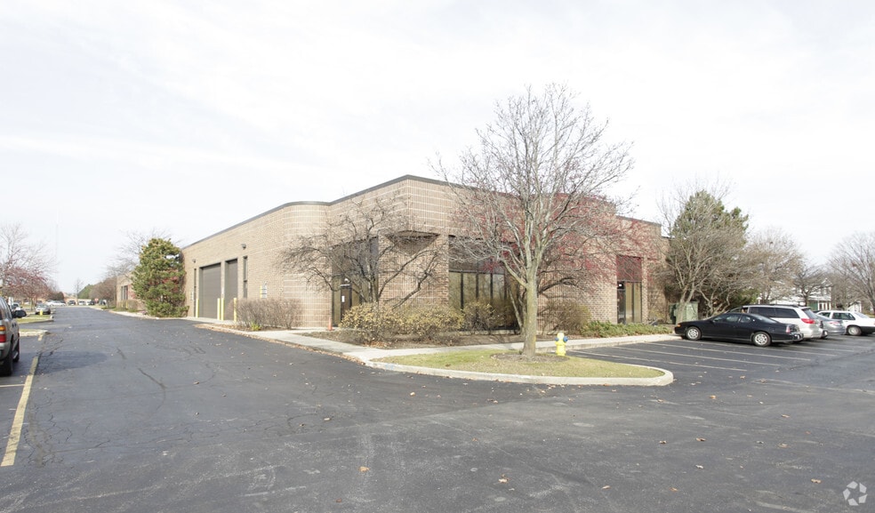 1000-1033 Butterfield Rd, Vernon Hills, IL for lease - Building Photo - Image 2 of 3