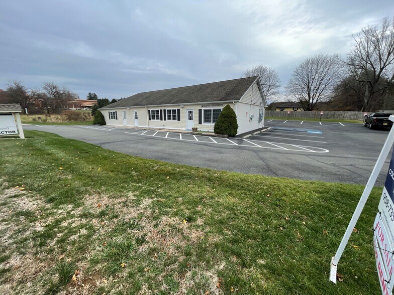 420 County Road 513, Califon, NJ à vendre - Photo du bâtiment - Image 2 de 8