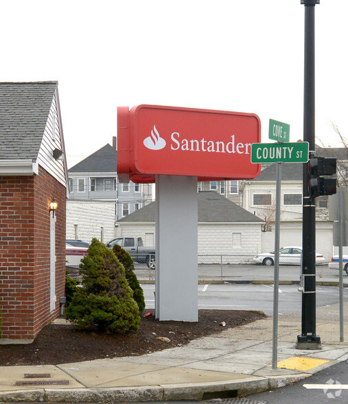 58 County St, New Bedford, MA for sale - Building Photo - Image 3 of 4