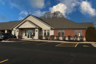 380 N Terra Cotta Rd, Crystal Lake, IL for lease Building Photo- Image 2 of 18