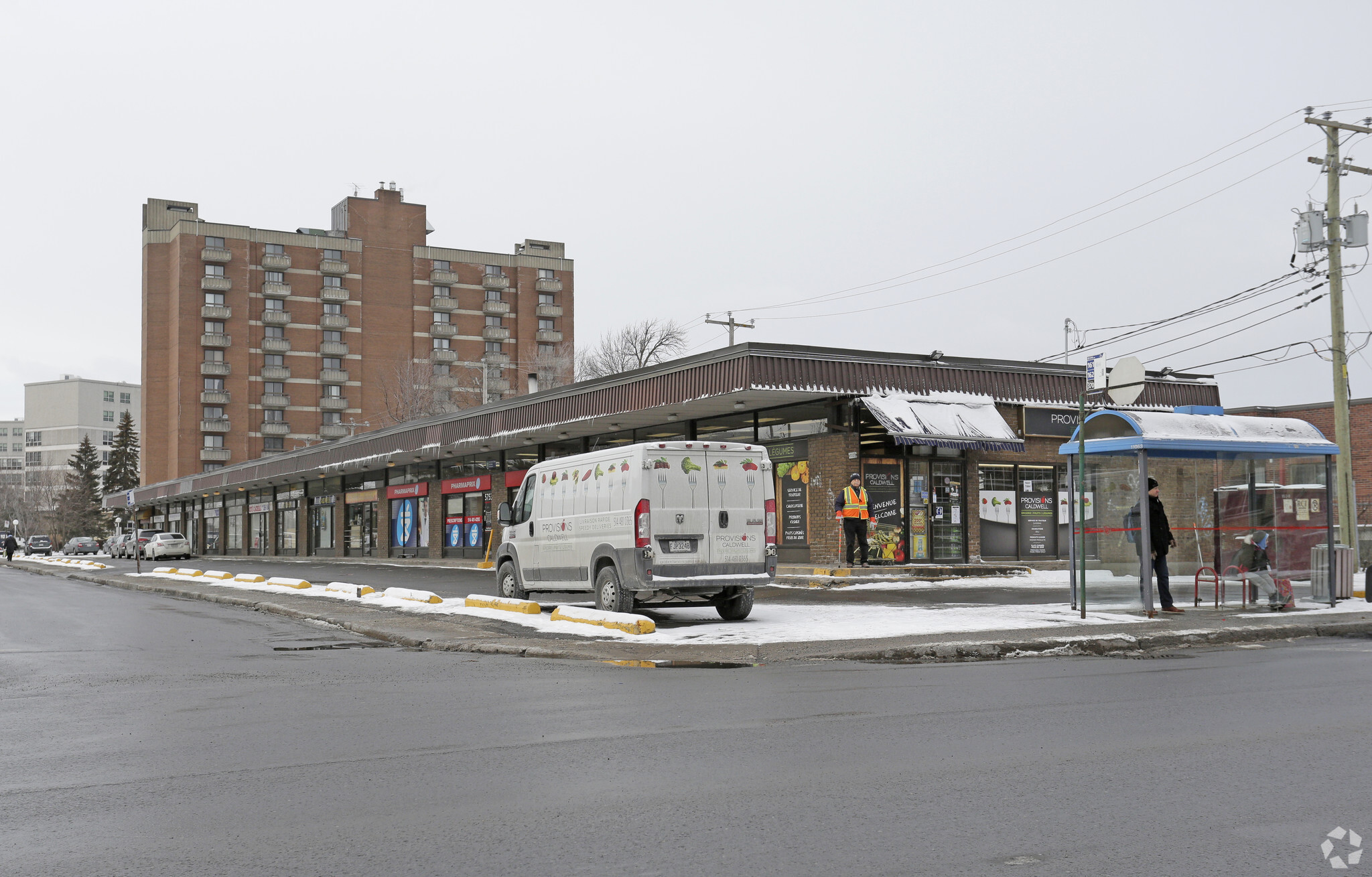 5753-5781 Av Caldwell, Montréal, QC à louer Photo principale- Image 1 de 3