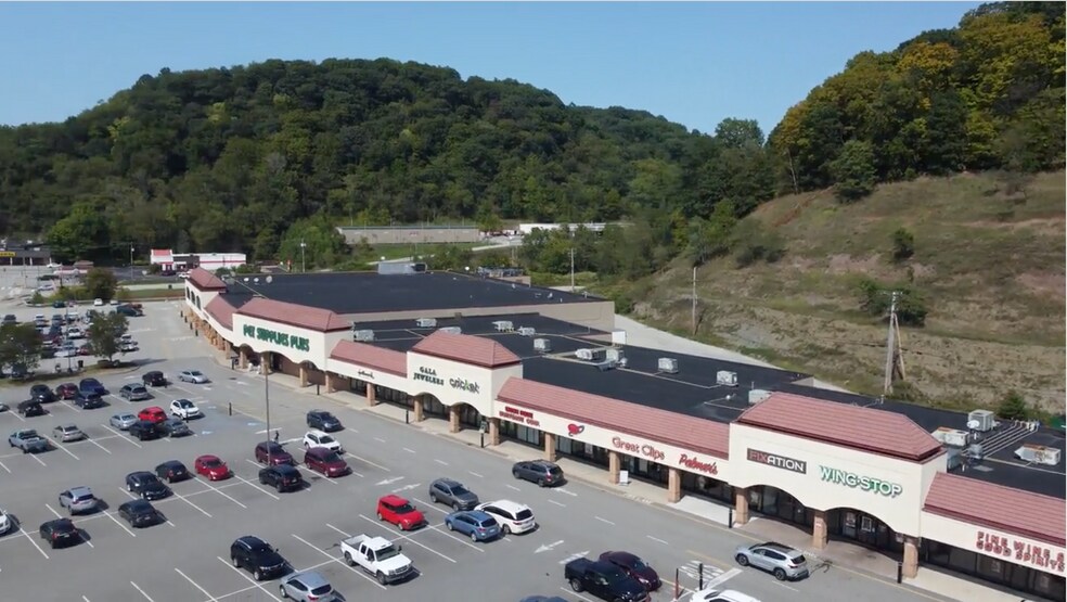 2001-203 Lincoln Way, McKeesport, PA à louer - Photo du bâtiment - Image 2 de 5