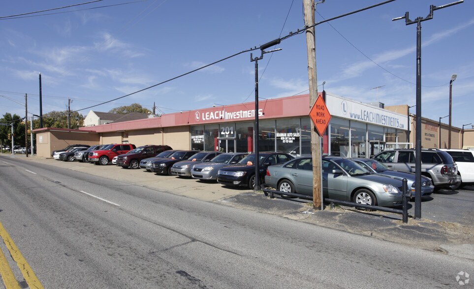 201 E Division St, Arlington, TX à vendre - Photo du bâtiment - Image 2 de 9