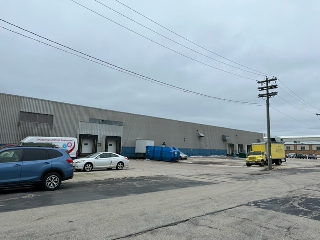 901 S 17th St, Manitowoc, WI for lease - Building Photo - Image 3 of 11