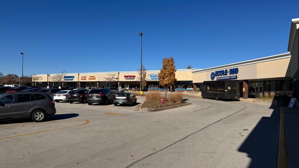 1015-1127 S Roselle Rd, Schaumburg, IL à louer - Photo du bâtiment - Image 2 de 8