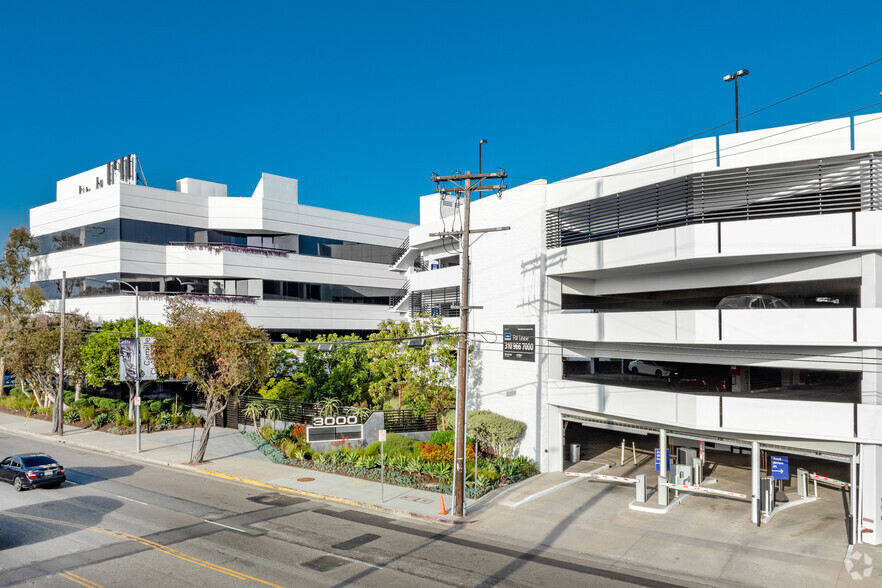 3000 S Robertson Blvd, Los Angeles, CA for sale - Building Photo - Image 2 of 12