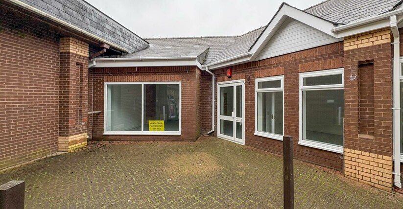 Upper Park Rd, Tenby for lease Primary Photo- Image 1 of 5