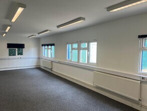 Shore Rd, Southampton for lease Interior Photo- Image 2 of 2