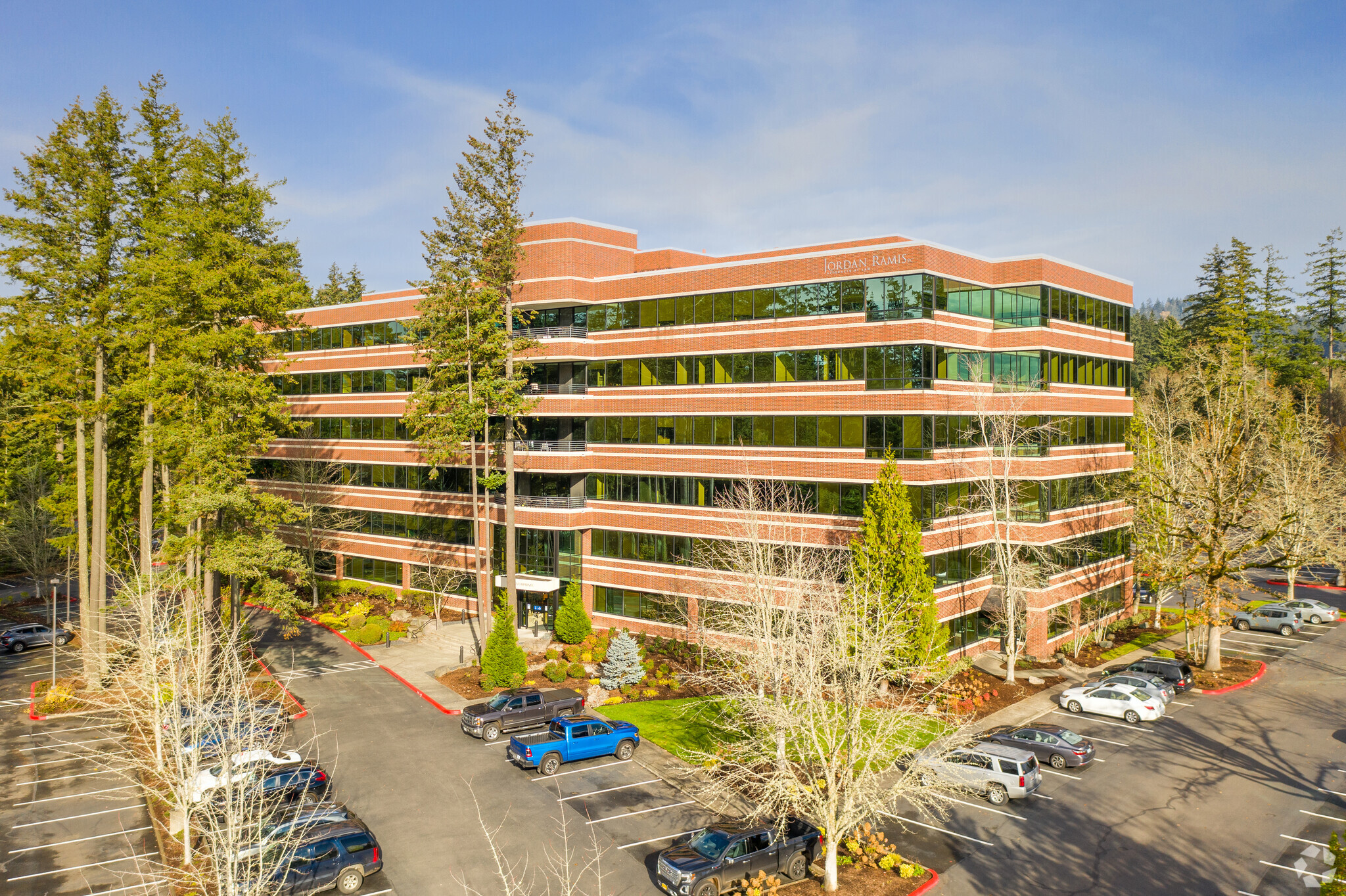 2 Centerpointe Dr, Lake Oswego, OR à louer Photo principale- Image 1 de 11