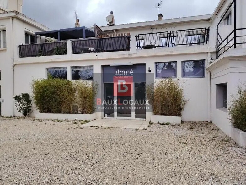 Bureau dans Salon-de-Provence à louer - Photo du bâtiment - Image 1 de 5