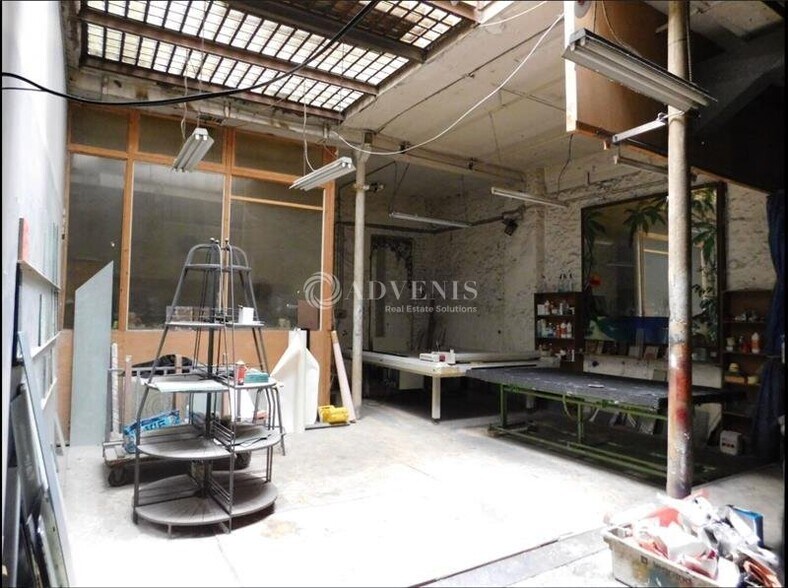 12 Villa Riberolle, Paris for sale - Interior Photo - Image 2 of 12