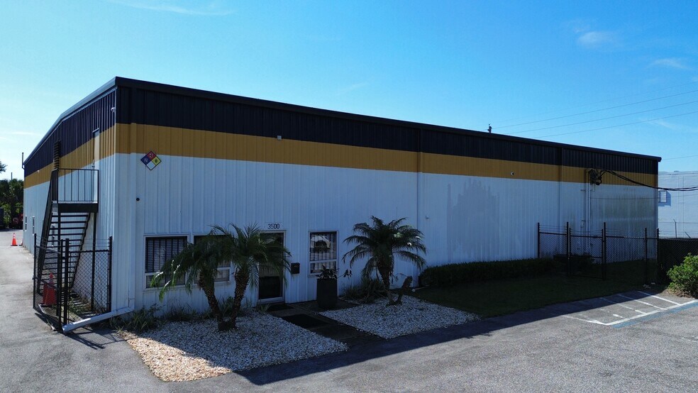 3500 Silver Star Rd, Orlando, FL à louer - Photo du bâtiment - Image 2 de 6