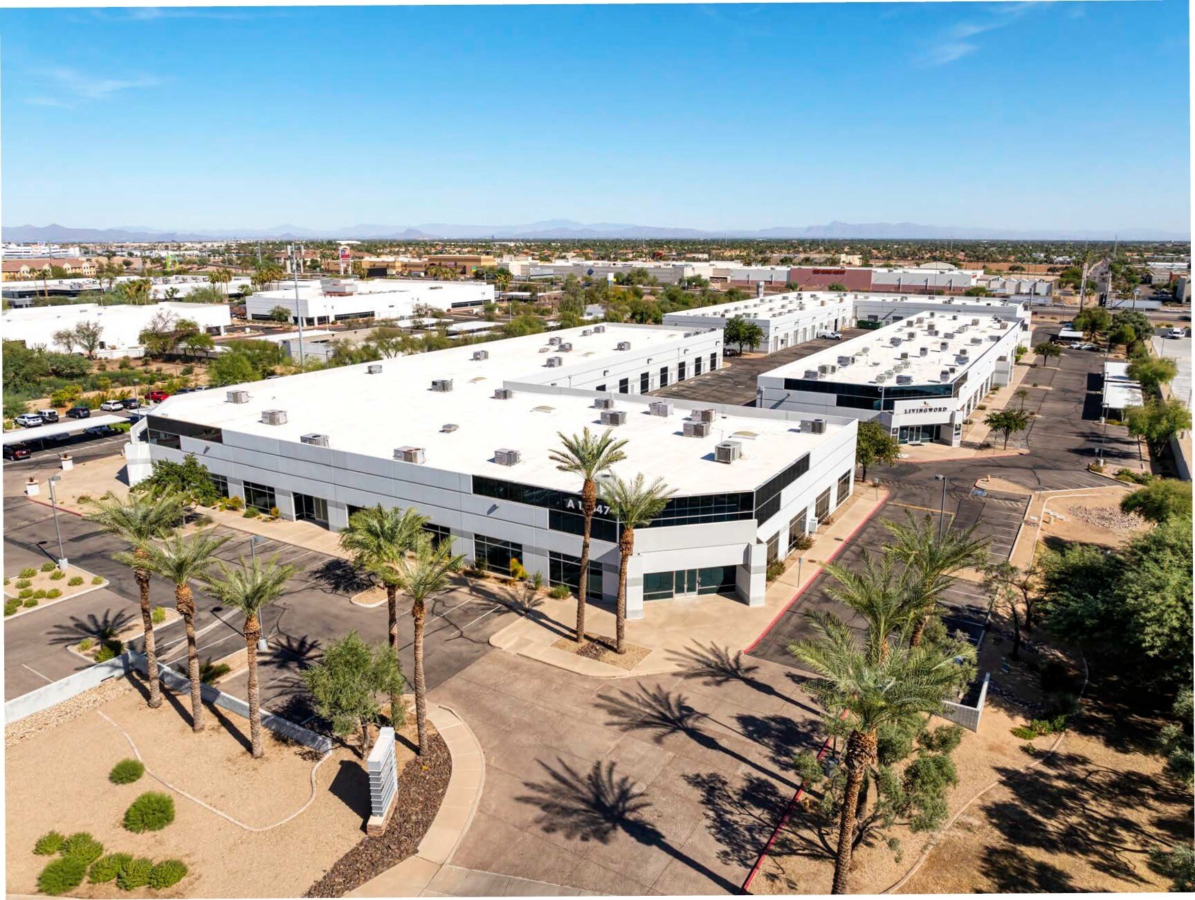 14647 S 50th St, Phoenix, AZ à louer Photo du bâtiment- Image 1 de 8