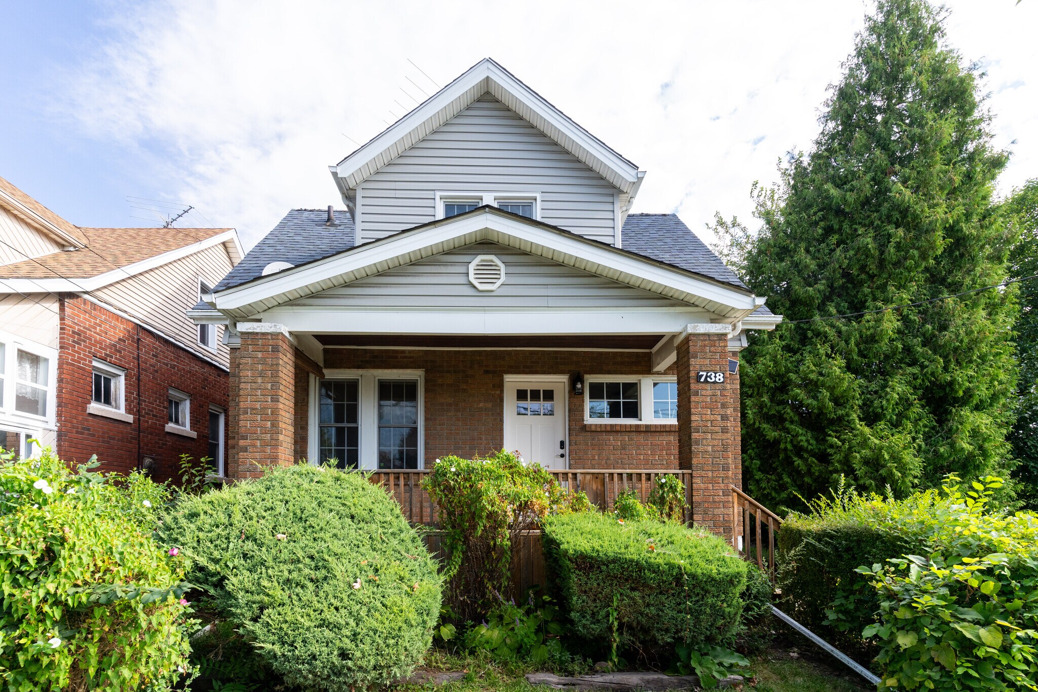 738 Brock St, Windsor, ON for sale Primary Photo- Image 1 of 29