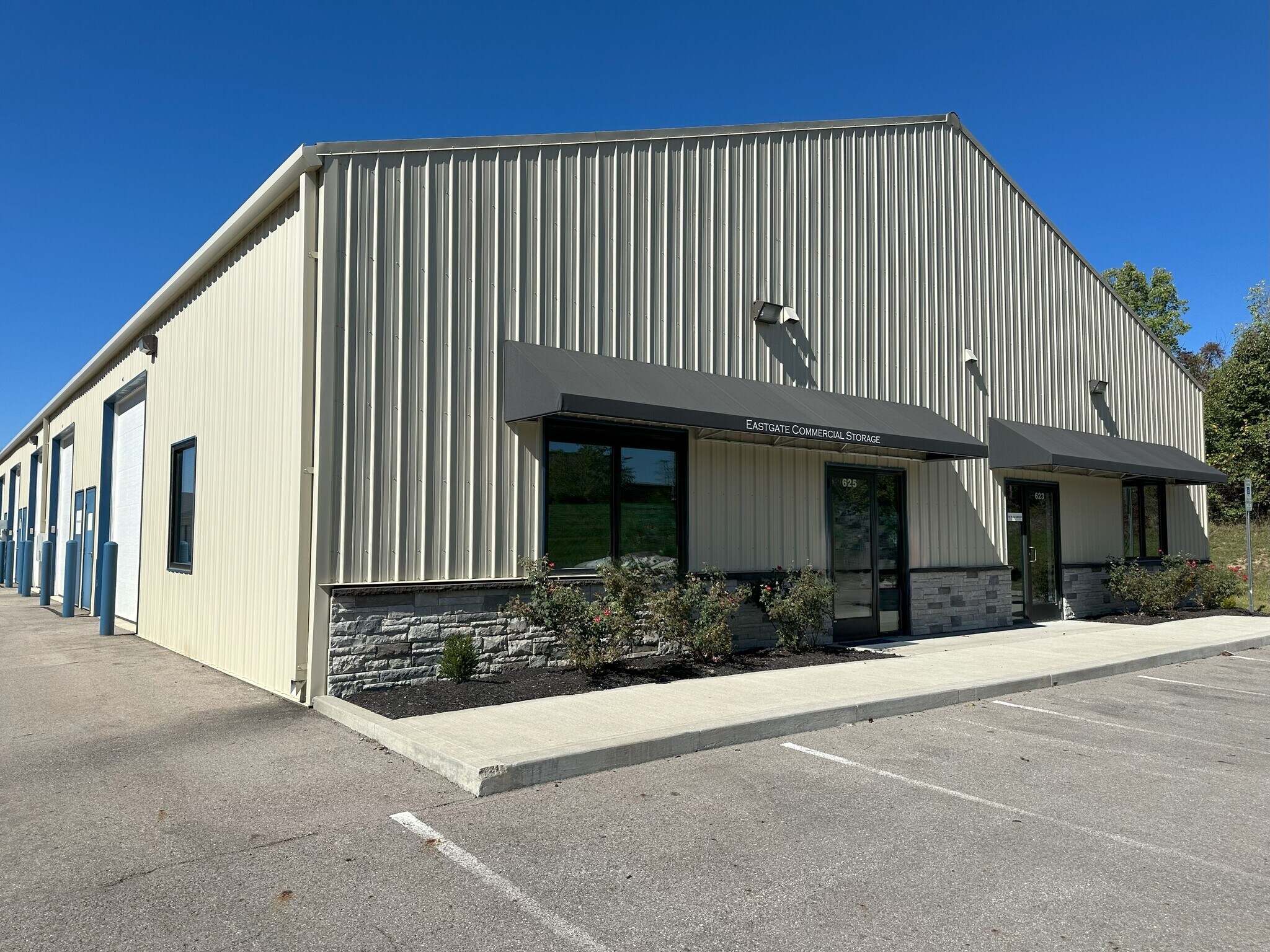 627-641 East Gate Pky, Gahanna, OH à louer Photo du bâtiment- Image 1 de 5
