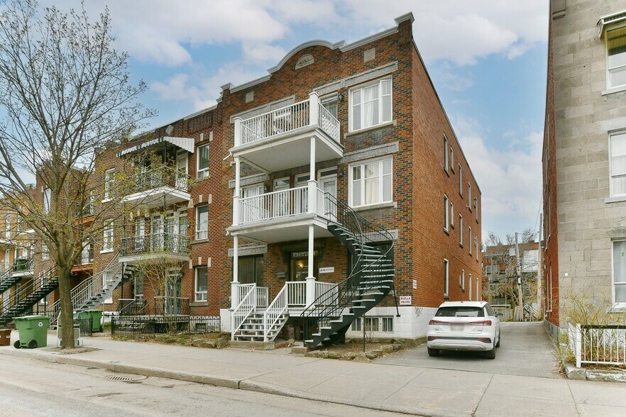 8234-8242 Rue St-Denis, Montréal, QC à vendre - Photo principale - Image 1 de 17