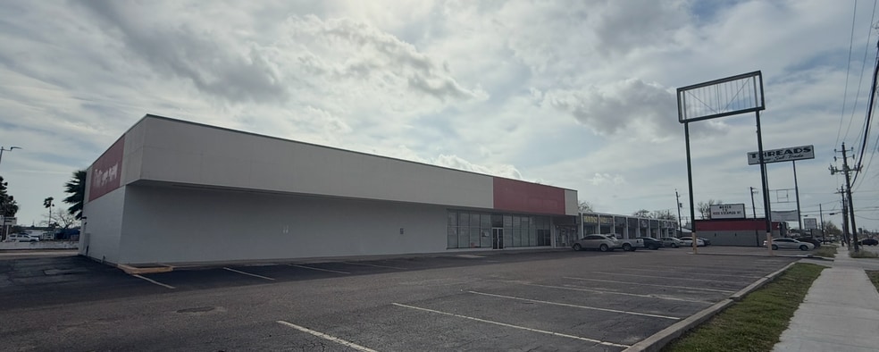 4634-4646 Everhart Rd, Corpus Christi, TX for lease - Primary Photo - Image 1 of 2