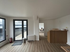 Flex dans Carrières-sur-Seine à louer Photo intérieure- Image 2 de 5