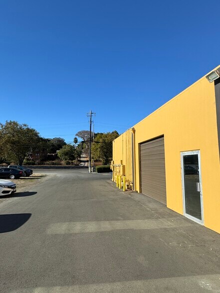 4210-4226 Petaluma Blvd N, Petaluma, CA à louer - Photo du bâtiment - Image 3 de 5