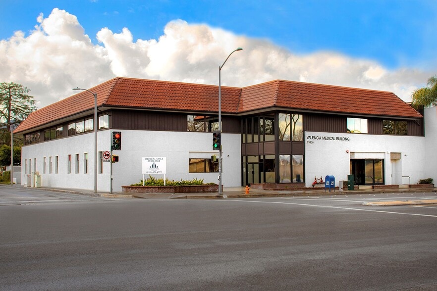 23928 Lyons Ave, Santa Clarita, CA for lease - Building Photo - Image 1 of 9