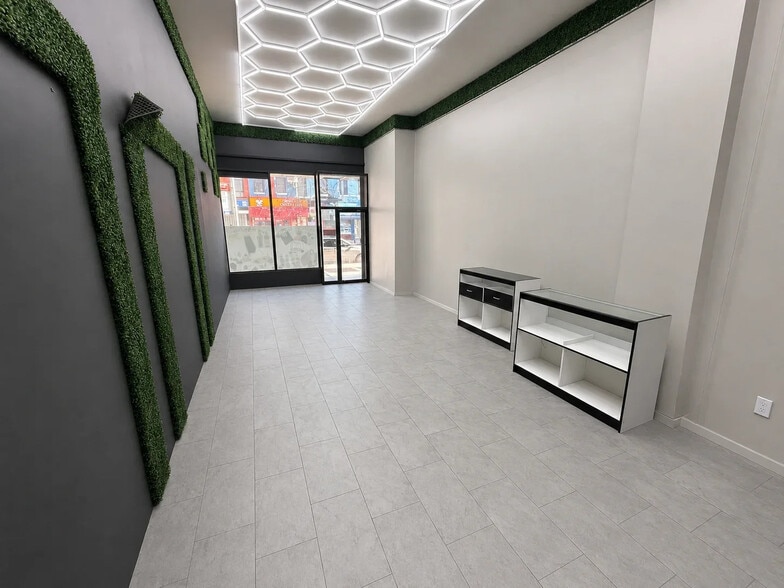 1126 Fulton St, Brooklyn, NY for lease - Building Photo - Image 2 of 5