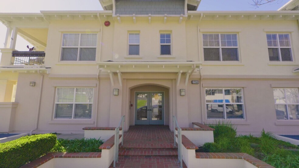 1256 E Main St, Ventura, CA à vendre - Vidéo sur l’inscription commerciale - Image 2 de 59