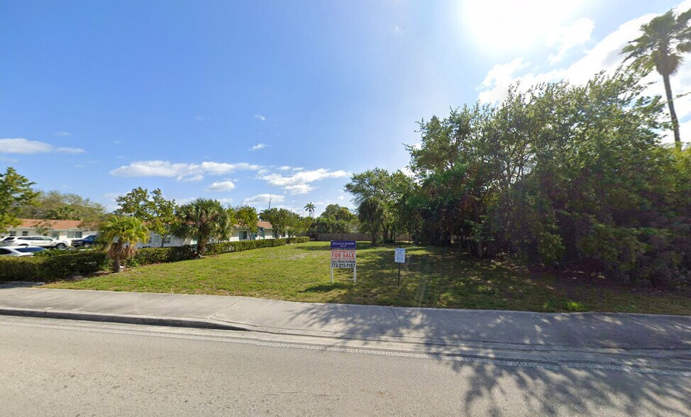 718 S Federal Hwy, Lake Worth, FL à vendre - Photo du bâtiment - Image 2 de 2