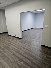 1201 S Victory Blvd, Burbank, CA for lease Interior Photo- Image 1 of 5